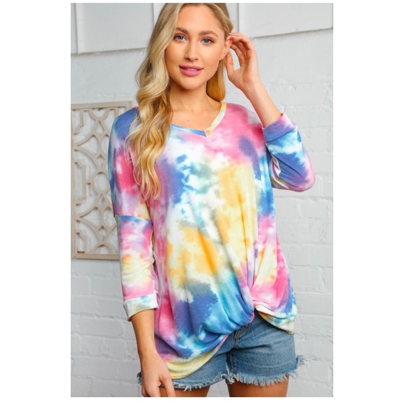 V NECK TIE DYE TWIST HEMLINE TOP - Picture 5 of 5
